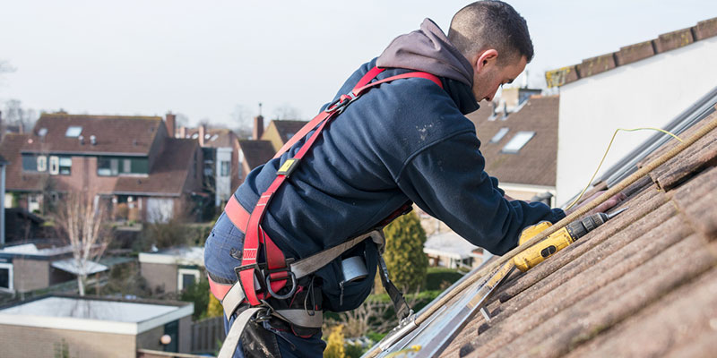 Five Tips and Tricks For a Stress-Free Roofing Installation Process